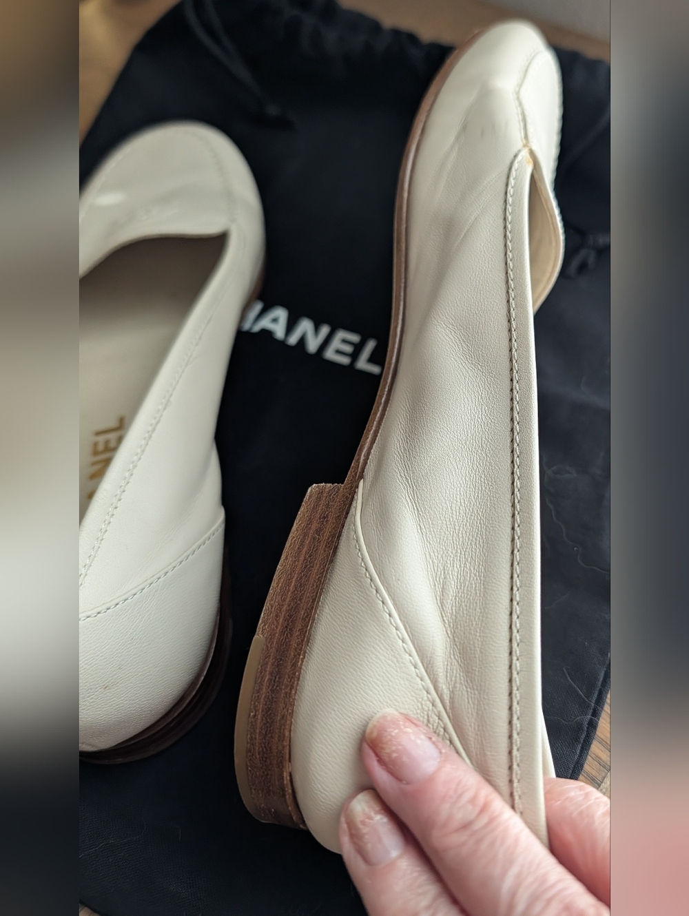 Chanel Women's Cream Leather CC Logo Loafers Classic Flats  Excellent Condition - Picture 5 of 12
